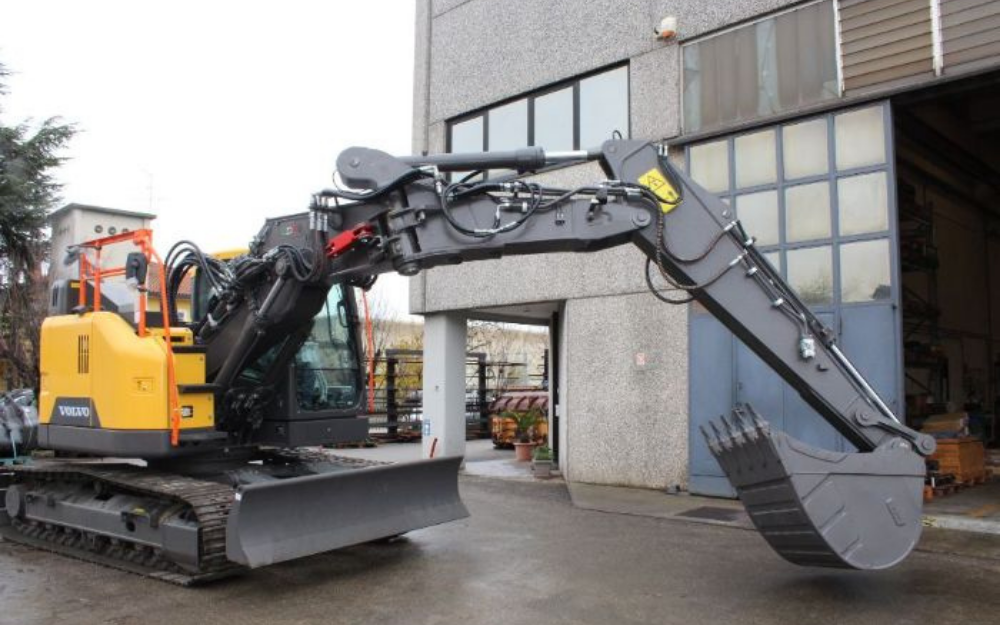 GDM transform your standard equipment into special ones – Side Digging Boom